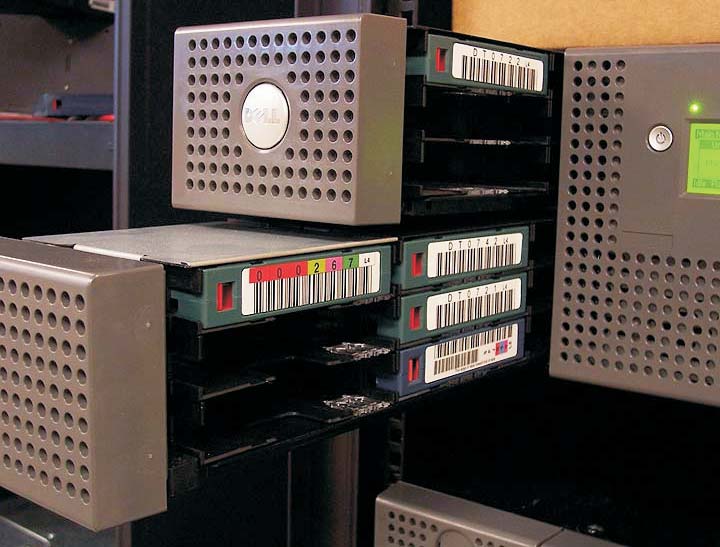 Dell PowerVault TL2000 / TL4000 Tape Library How to manually release