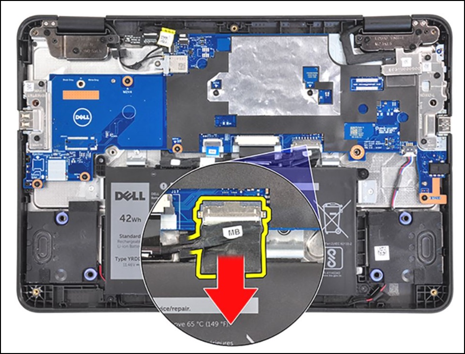 Parte inferior de la Chromebook 3110 con la cubierta de la base extraída, desconexión del cable de la batería