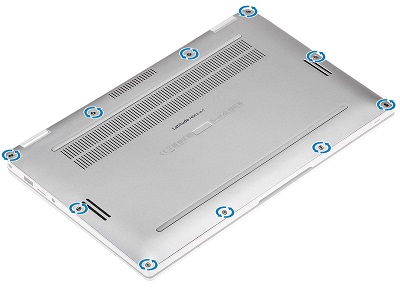 Wykręcanie śruby dolnej pokrywy