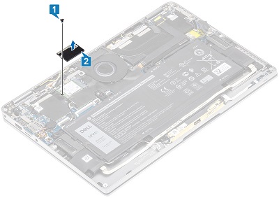 Wykręcanie śruby dysku SSD