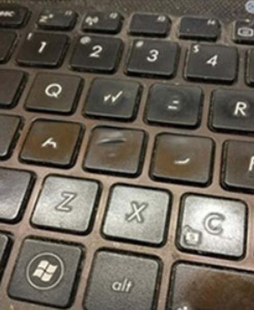 Dell-computer, falmede eller slidte bogstaver på taster