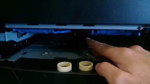 タイヤをロールオフ