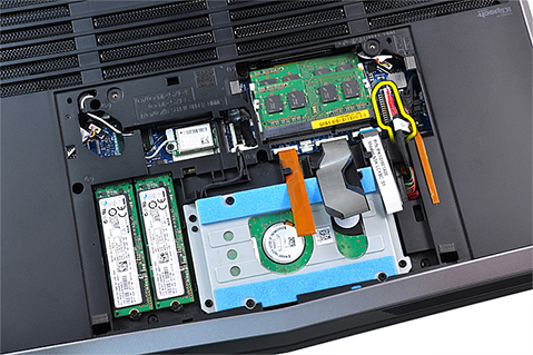 SLN298030_zh_CN__4img_aw_17R2_batteryconnection_MR_v1