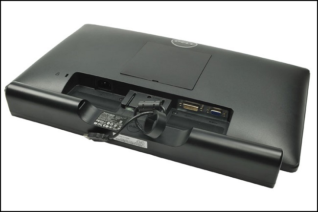 Dell 모니터에 연결된 Dell AC511 사운드바