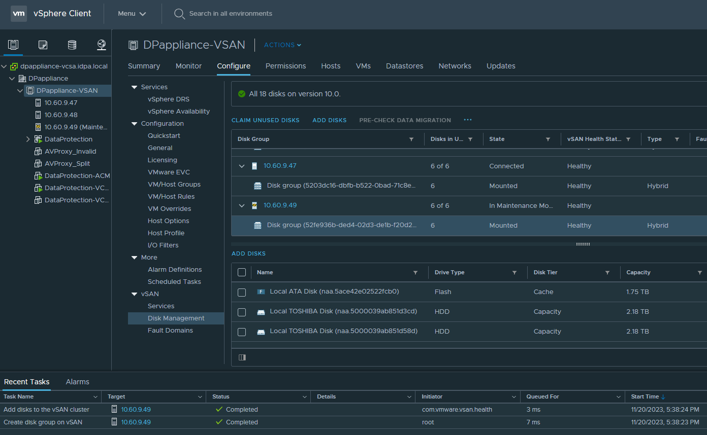 Under Uppgifter kan du se hur diskgruppen skapas och slutligen visas diskgruppen igen under rätt ESXi.