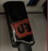 Thunderboltケーブルが間違った方向に曲がっている