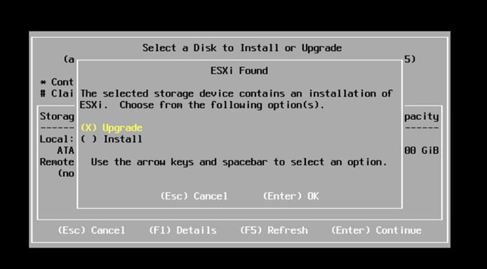 アップグレードまたはインストールのオプションが表示されているVMware ESXi画面