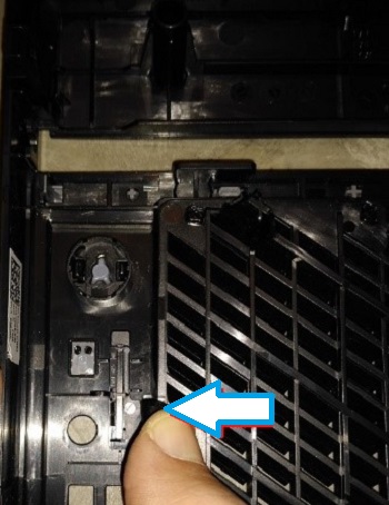 SLN320512_cs__47071_Media_Card_Reader_Filler_Release_BK