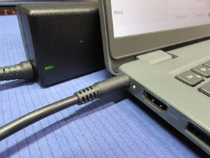 已正確插入 AC 變壓器