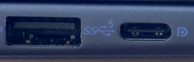 Bærbar USB Type-C-port med D-logo