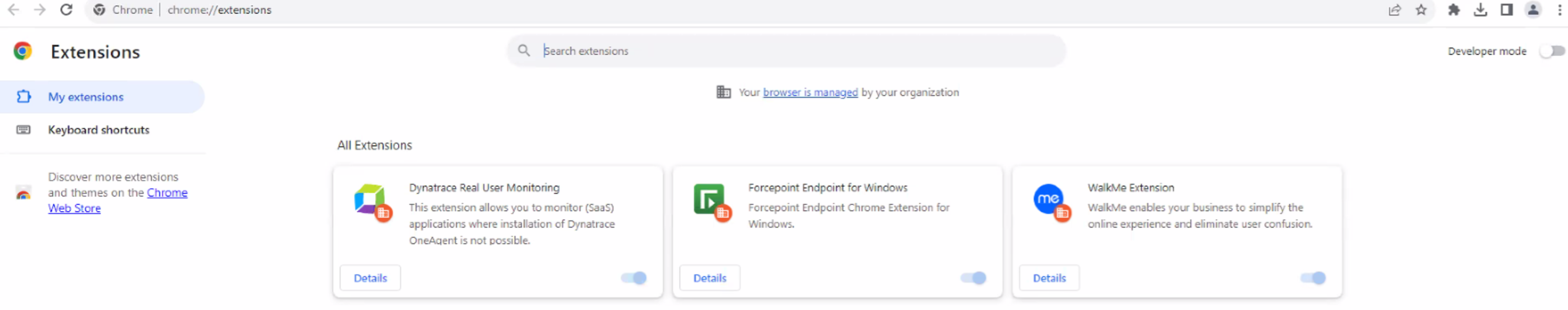 Schermata delle estensioni del browser insieme alla procedura guidata di deployment