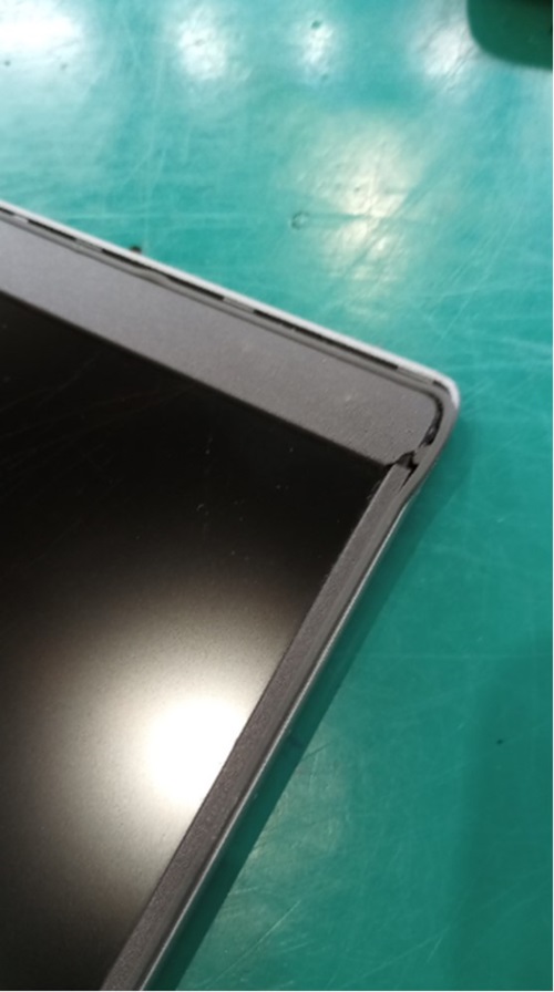 Uszkodzenie ramki LCD